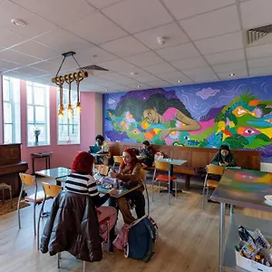 https://hostel-hostelle-women-only.brighton-hotels-england.com