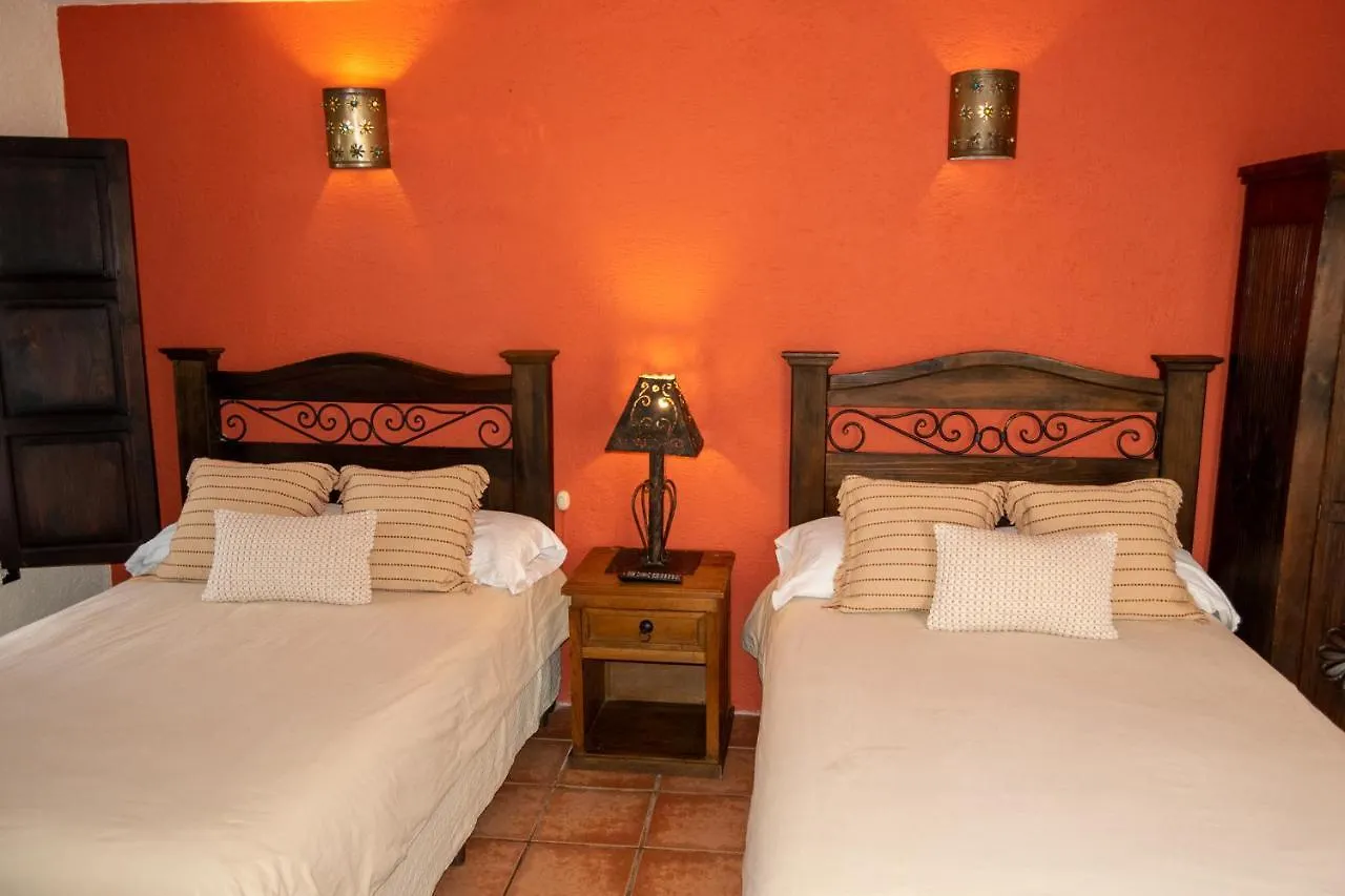 Hotel La Villa Serena 3*, Antigua